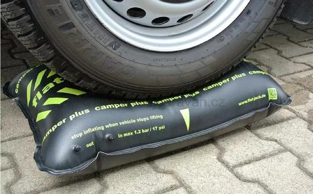 Nafukovací klín Flat Jack Camper